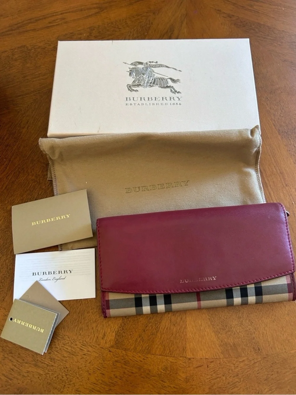 Burberry Horseferry Check Porter Wallet All Inclusive COA